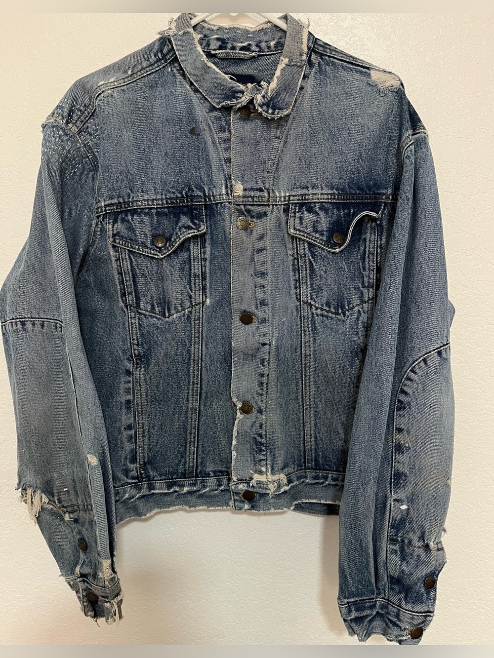 Calvin Klein XL Distressed Denim Jacket Light Wash Y2K Grunge Streetwear - Picture 4 of 9